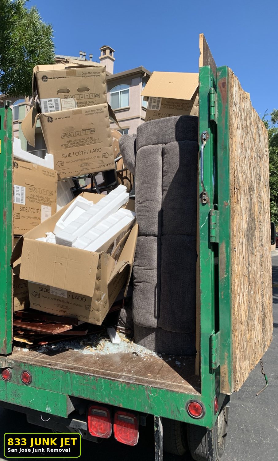 Garage cleanout San Jose by 833 Junk Jet