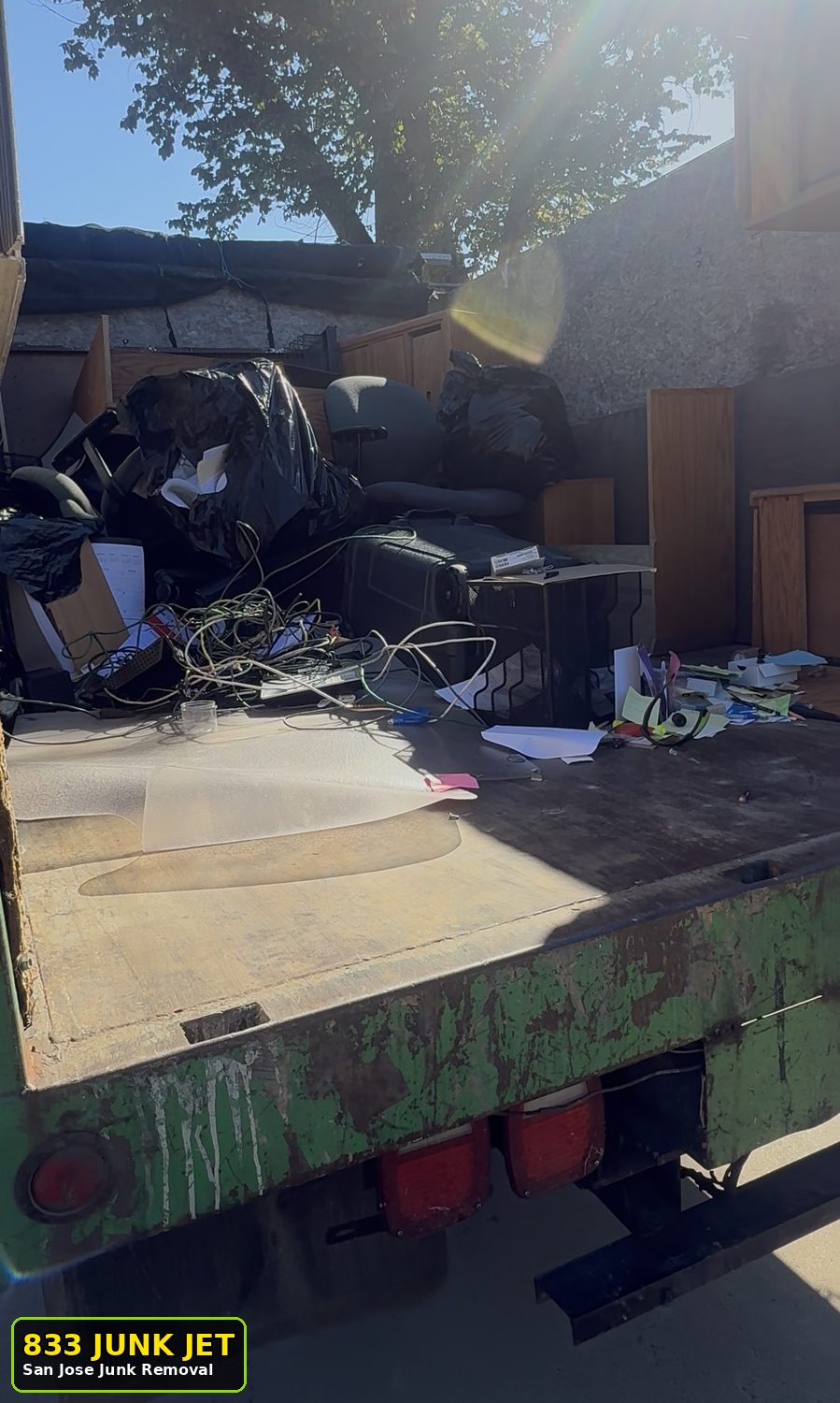 Garage cleanout San Jose by 833 Junk Jet