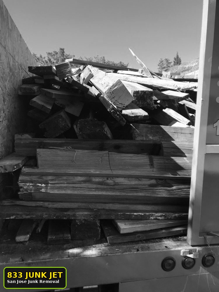 Yard waste removal San Jose by 833 Junk Jet